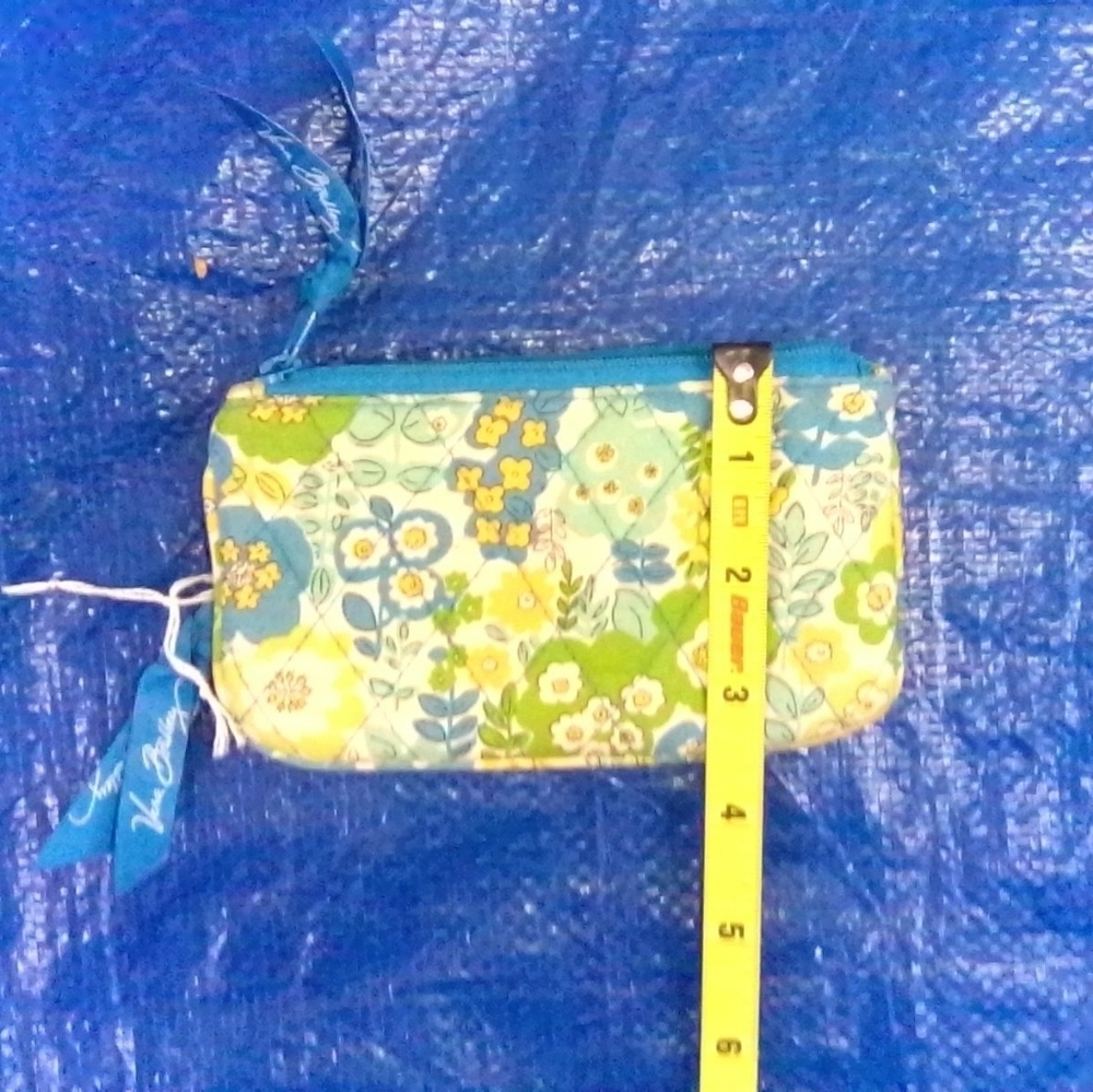 Vera Bradley - Picture 3 of 7